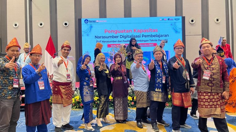 ToT Bimtekda Digitalisasi Pembelajaran Jenjang SD